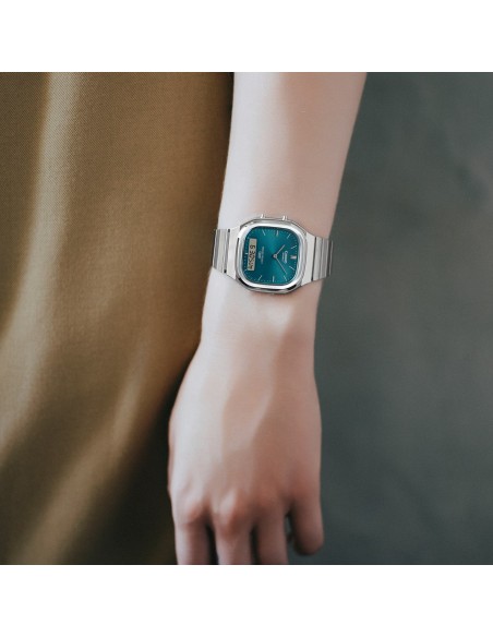 Reloj analógico digital Casio Classic AQ-240E-3A 40.9 × 35.8 × 8.1 mm Hora Dual Correa autoajustable