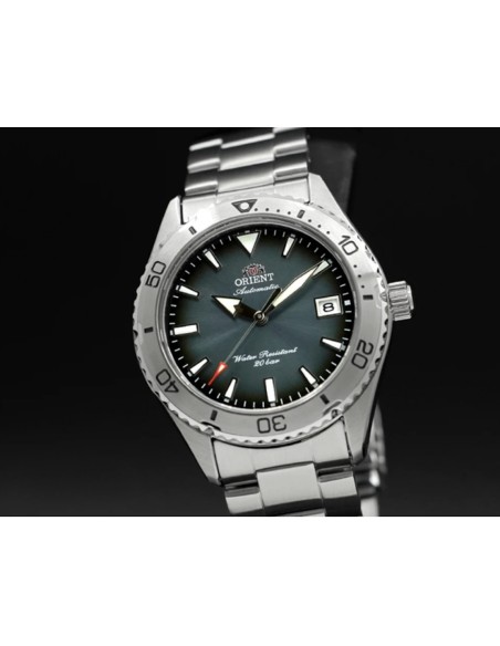Orient Mako Emerald Diver RA-AC0Q13E 39.9mm 200m WR Cristal de zafiro