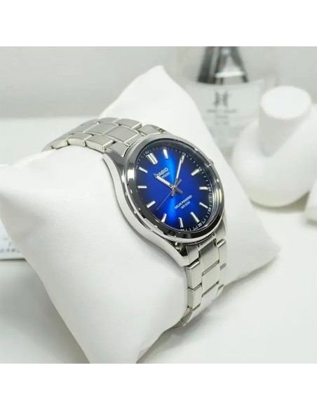 solar hombre Casio MTS-RS100D-2AV 41.7mm 50m WR cristal de zafiro