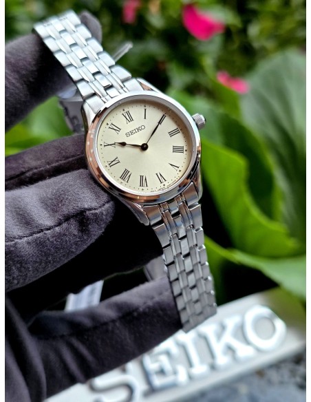 cuarzo mujer Seiko Classic Essentials SWR069P1 29mm 50m WR cristal de zafiro