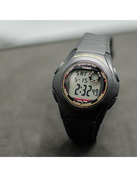 Reloj Casio F-200W-9A Cuarzo - 10 Años de bateria