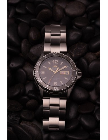 Orient Kamasu RA-AA0819N 41.8mm 200m sapphire crystal automatic divers men’s watch stainless steel bracelet