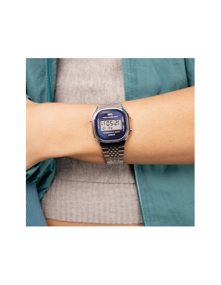 Reloj Casio Vintage A140WE-2A – Esfera Azul y Correa de Acero Plateada