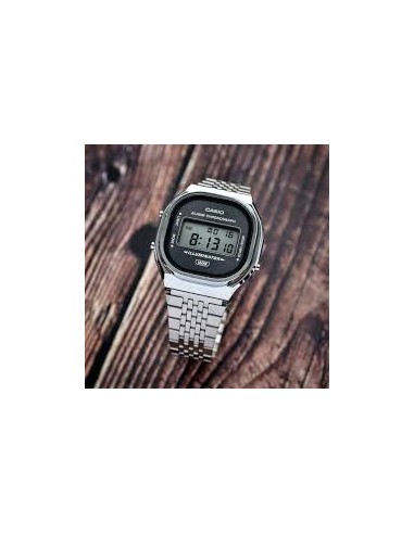 Reloj Casio Vintage A140WE-8A – Esfera gris y Correa de Acero Plateada