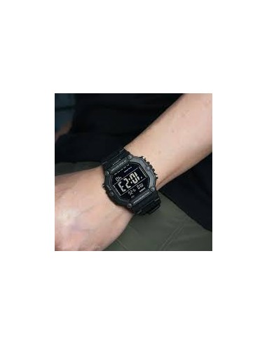 Reloj Casio AE-1600HX-1B – Digital Resistente al Agua con Correa de Resina Negra