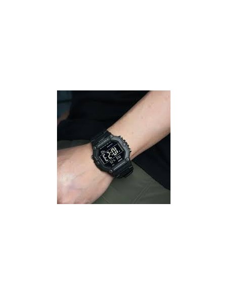 Reloj Casio AE-1600HX-1B – Digital Resistente al Agua con Correa de Resina Negra