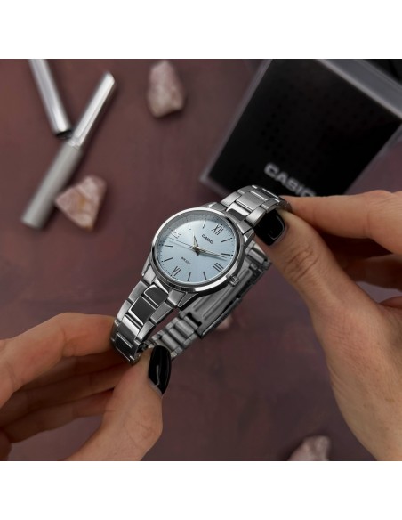 Reloj Casio Para Mujer LTP-1303DD-2A Analógico Correa Acero Plateado Esfera Azul