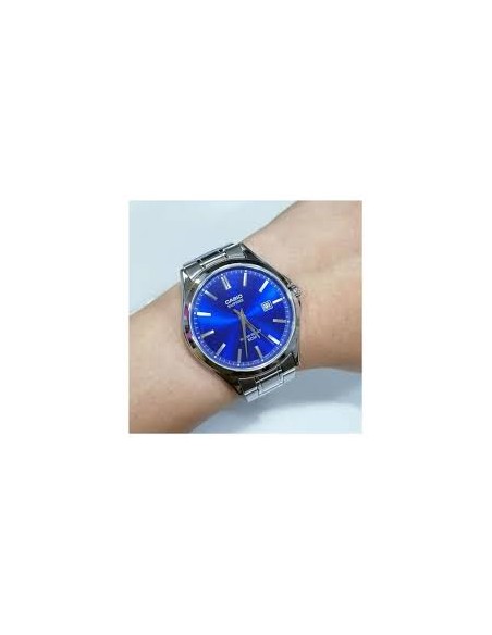 Reloj Casio Para Hombre MTS-115D-2A1 Cristal Zafiro Correa Acero Esfera Azul