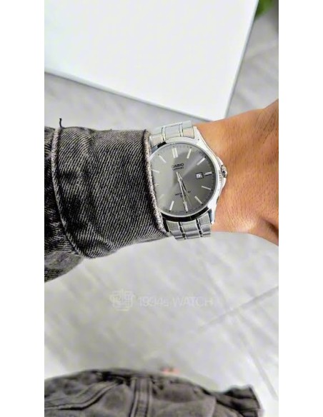 Reloj Casio Para Hombre MTS-115D-8A Cristal Zafiro Correa Acero