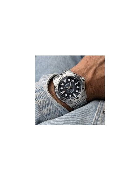 Reloj Casio Para Hombre MTD-140D-1A Deportivo Correa Acero Plateado Esfera Negra 100M