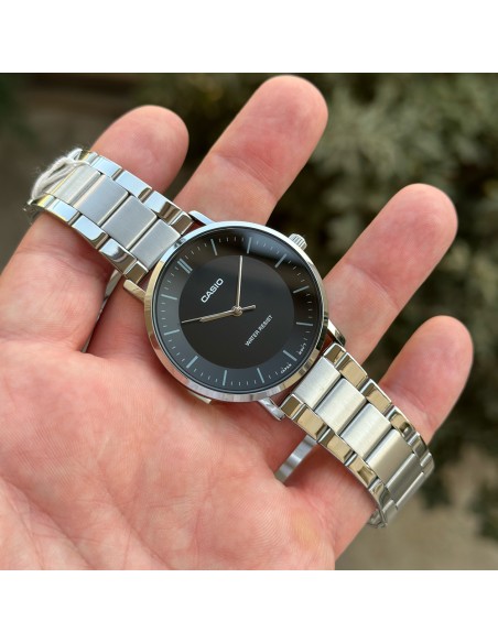 Reloj Casio Para Hombre MTP-VT04D-1E Analógico Correa Acero Plateado Esfera Negra
