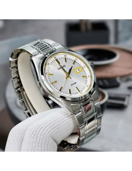 Reloj Casio Para Hombre MTP-B180D-7A Analógico Correa Acero Plateado Esfera blanca