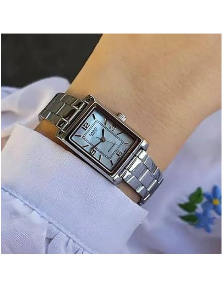 Reloj Casio Para Mujer LTP-1234DS-2A Analógico Rectangular Correa Acero Bitono Esfera Azul