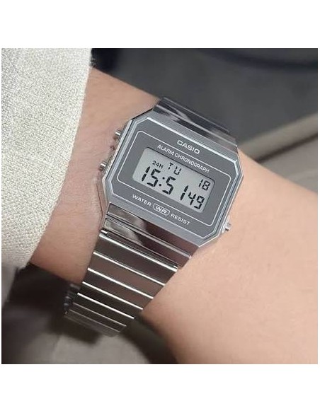 Reloj Casio Vintage A700WEV-7A Digital Ultra Fino Correa Malla Milanesa Acero Plateado