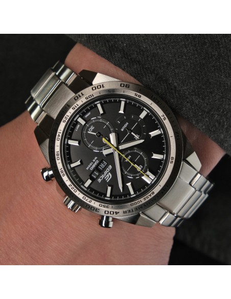 Reloj Casio Edifice Para Hombre EFR-574D-1A Cronógrafo Correa Acero Plateado Esfera Negra 100M