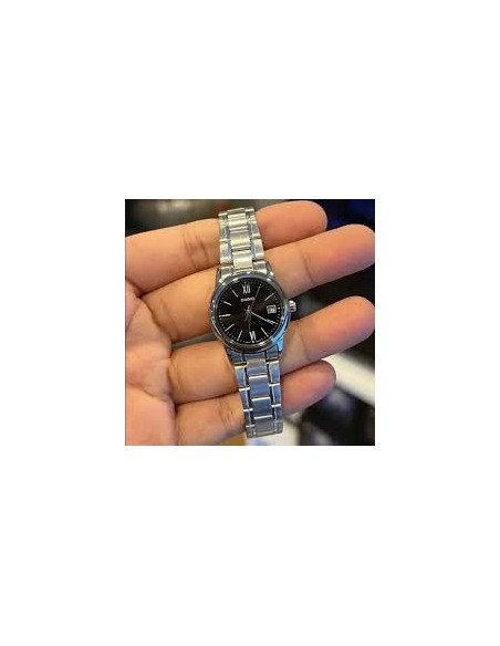 Reloj Casio Para Mujer LTP-V002D-1B3 Analógico Correa Acero Esfera Negra Números Arábigos Fecha
