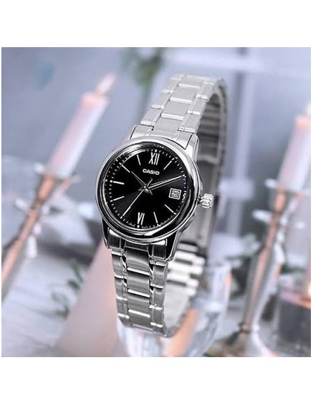 Reloj Casio Para Mujer LTP-V002D-1B3 Analógico Correa Acero Esfera Negra Números Arábigos Fecha