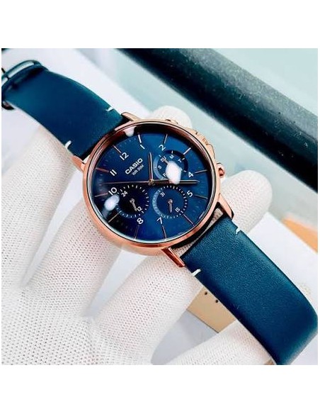 Reloj Casio Para Hombre MTP-E321RL-2A Multifuncion Caja Oro Rosa Esfera Azul Correa Piel