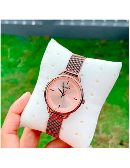 Reloj Casio Para Mujer LTP-E413MR-9A Analógico correa de Malla Milanesa