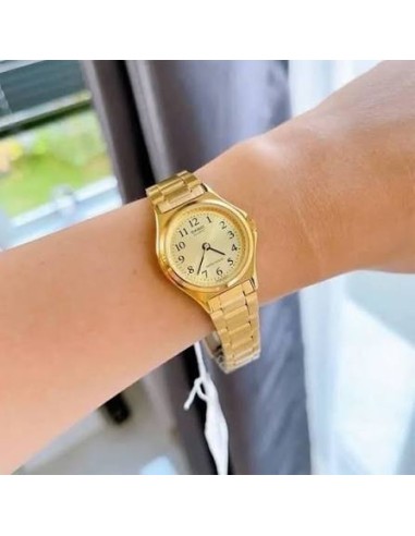 Reloj analógico para mujer Casio LTP-1130N-9B con acabado totalmente dorado correa de acero inoxidable