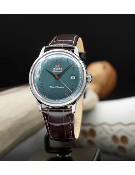reloj automático hombre Orient Bambino Arabic Dial "Oasis Teal" RA-AC0035E 40.5m correa de cuero cal. F6724