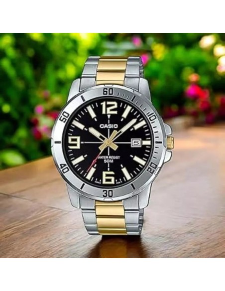 reloj clásico hombre cuarzo Casio Classic MTP-VD01SG-1BV Two-Tone 49 × 45 × 10.3 mm 50m WR correa de acero