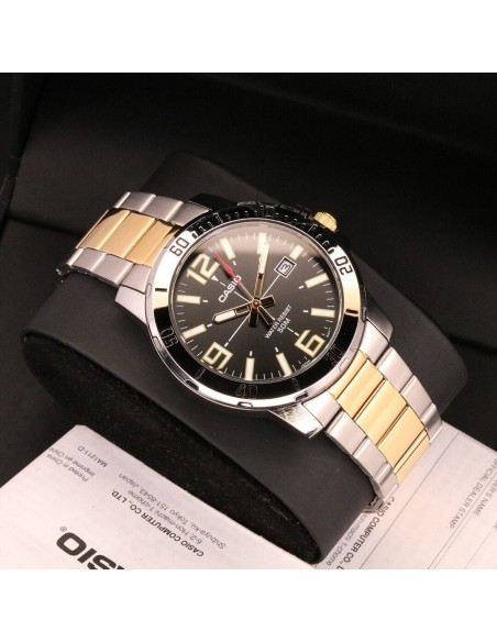 reloj clásico hombre cuarzo Casio Classic MTP-VD01SG-1BV Two-Tone 49 × 45 × 10.3 mm 50m WR correa de acero