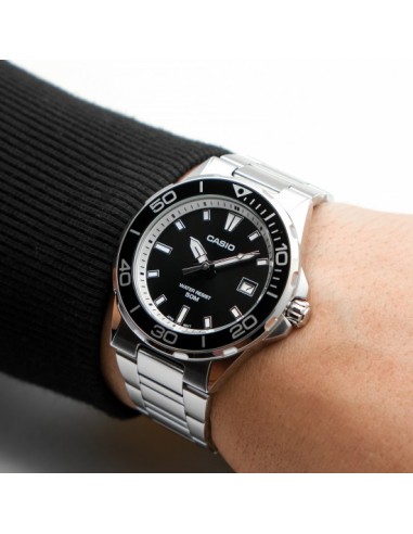 Reloj Casio Timeless MTD-145D-1A para hombre correa de acero inoxidable