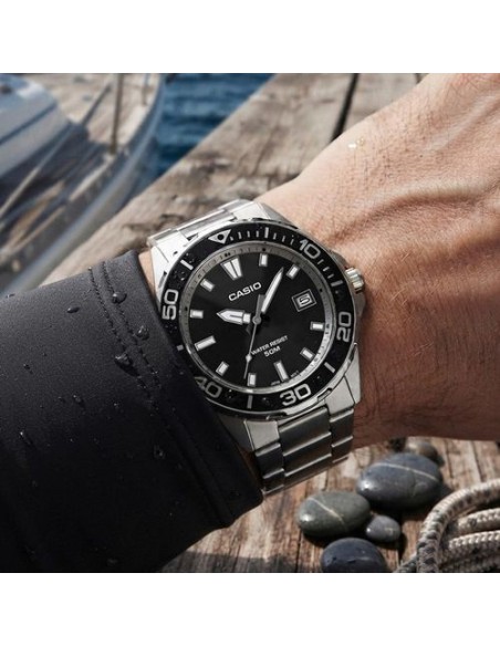 Reloj Casio Timeless MTD-145D-1A para hombre correa de acero inoxidable