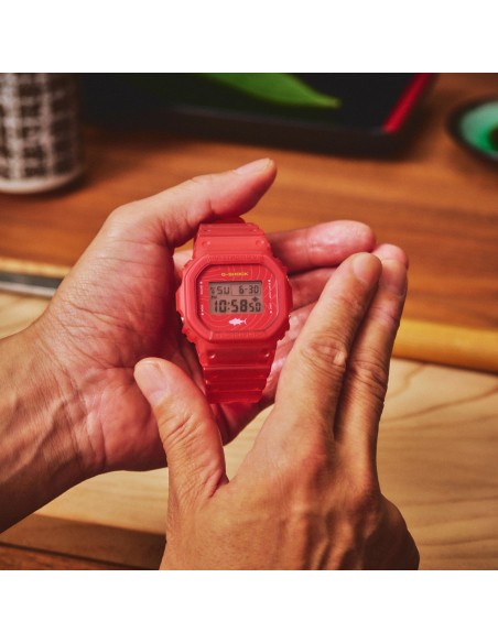 G-Shock  SUSHI MAGURO DW-5600SSH-4JR JDM Special Edition  48,9 × 42,8 × 13,4 mm hecho en Japón